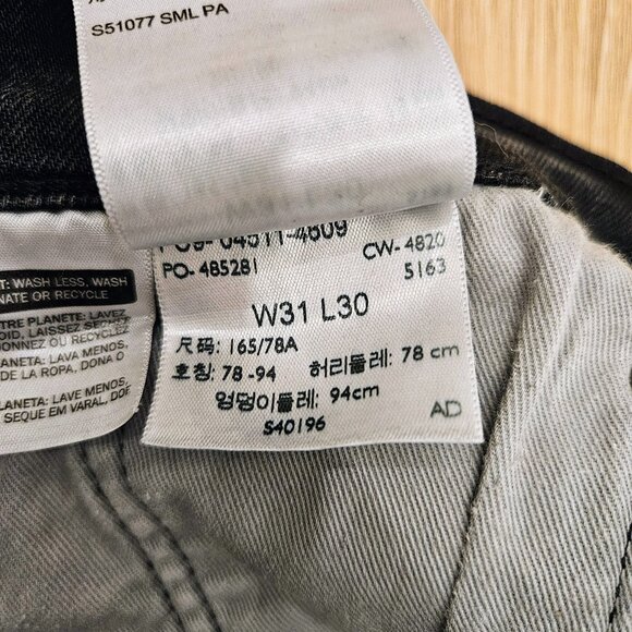 Levi's Premium Slim Fit Denim (31x30) - Picture 10 of 10